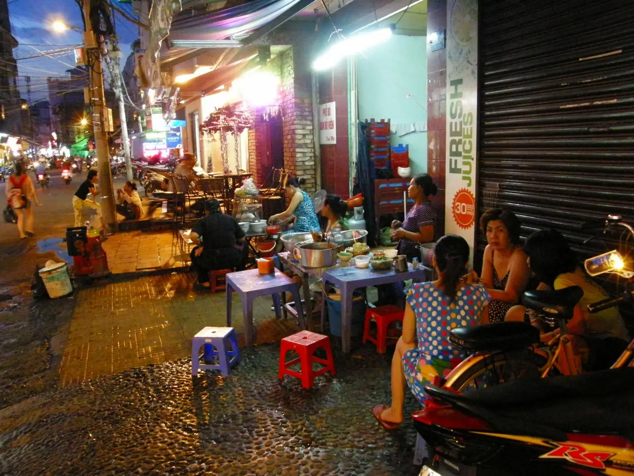 Phố Tây Bùi Viện — TP. Hồ Chí Minh