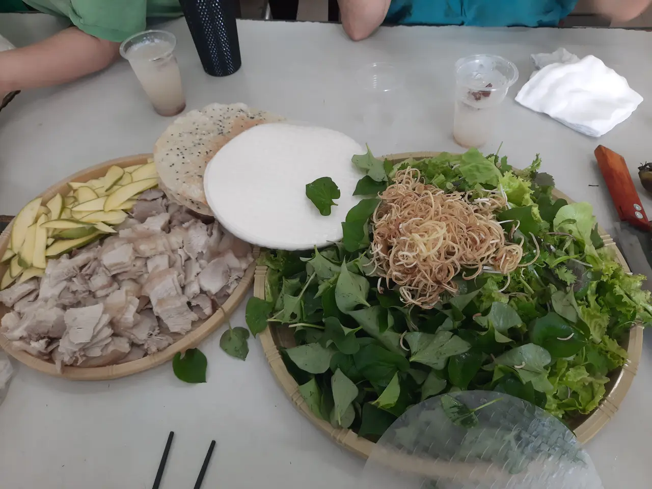Bánh tráng cuốn thịt heo