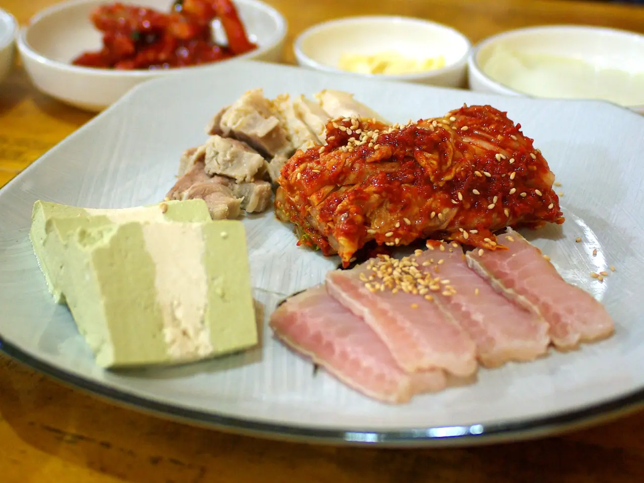 Cá đuối lên men (hongeo-samhap)