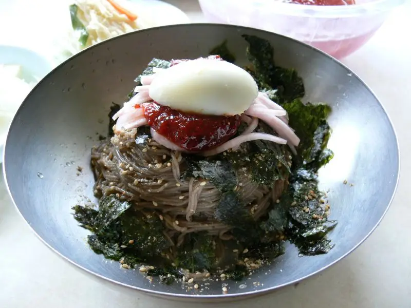 Mì kiều mạch lạnh (makguksu)