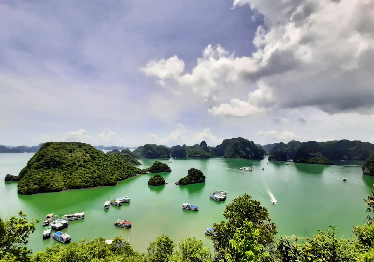 Vịnh Hạ Long — Quảng Ninh