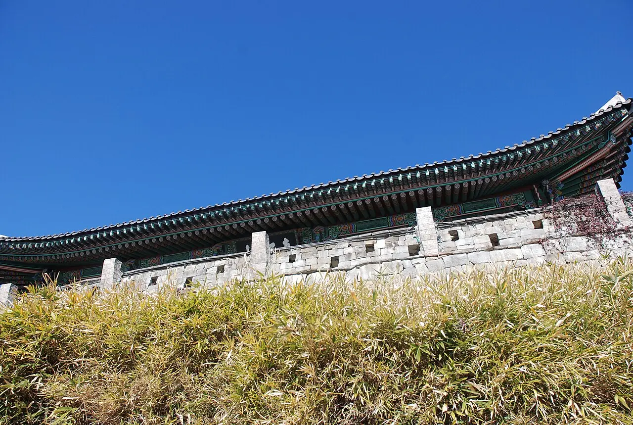 Thành Jinju & đèn lồng sông Nam — Gyeongnam