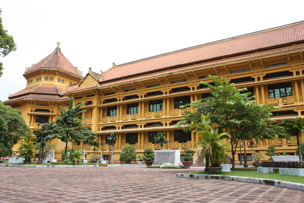 Bảo tàng Lịch sử Quốc gia — Hà Nội