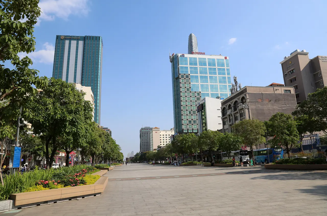 Phố đi bộ Nguyễn Huệ — TP. Hồ Chí Minh