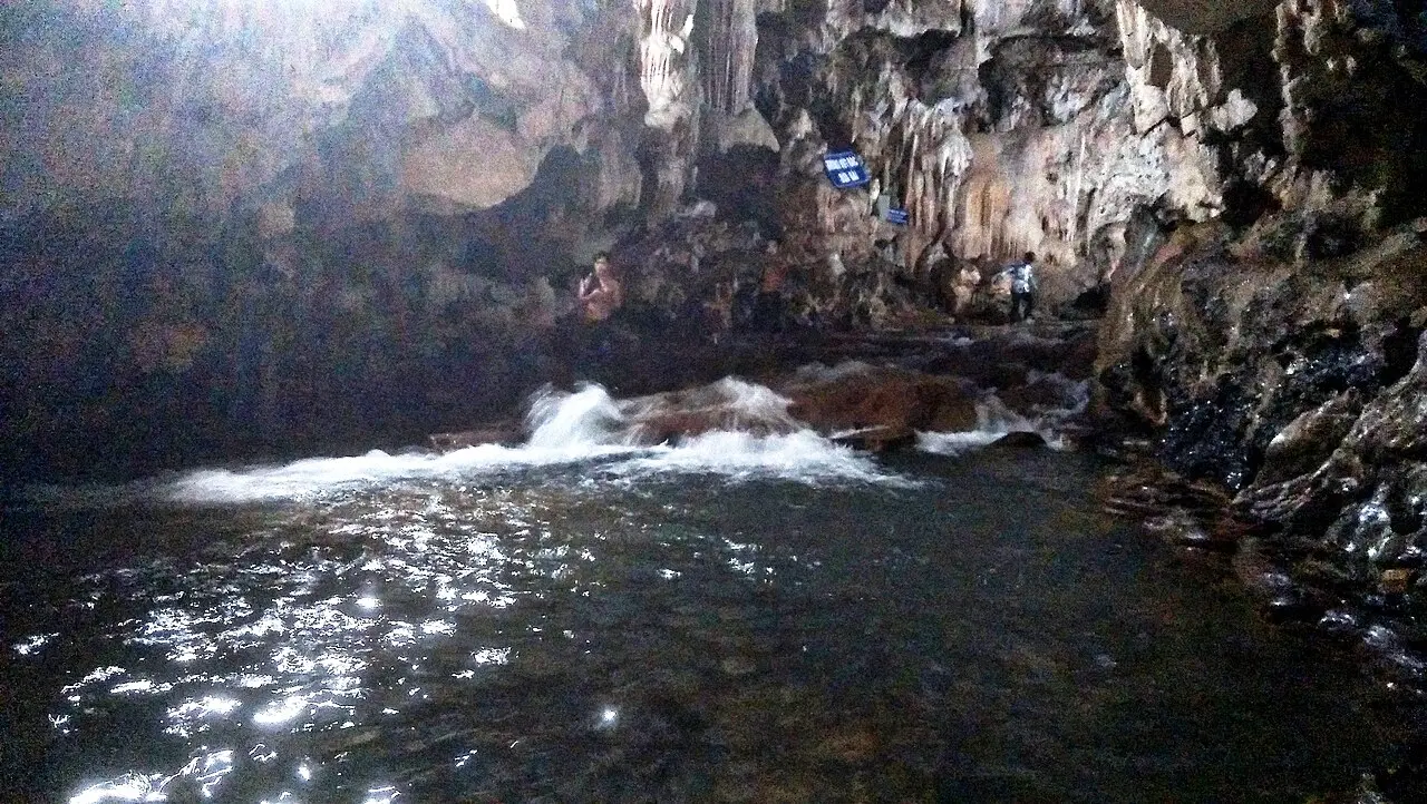 Hang Phượng Hoàng – suối Mỏ Gà — Thái Nguyên
