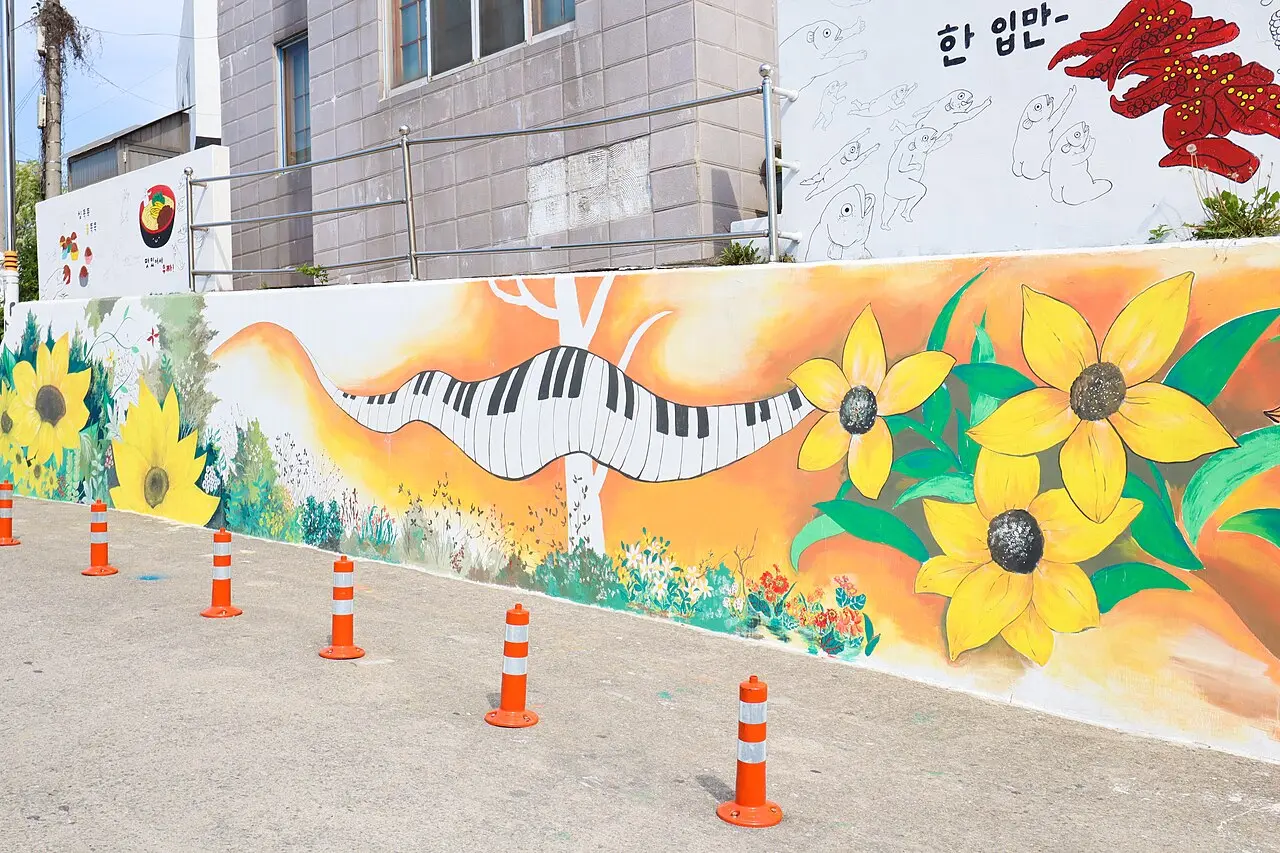 Tongyeong & làng bích hoạ Dongpirang — Gyeongnam