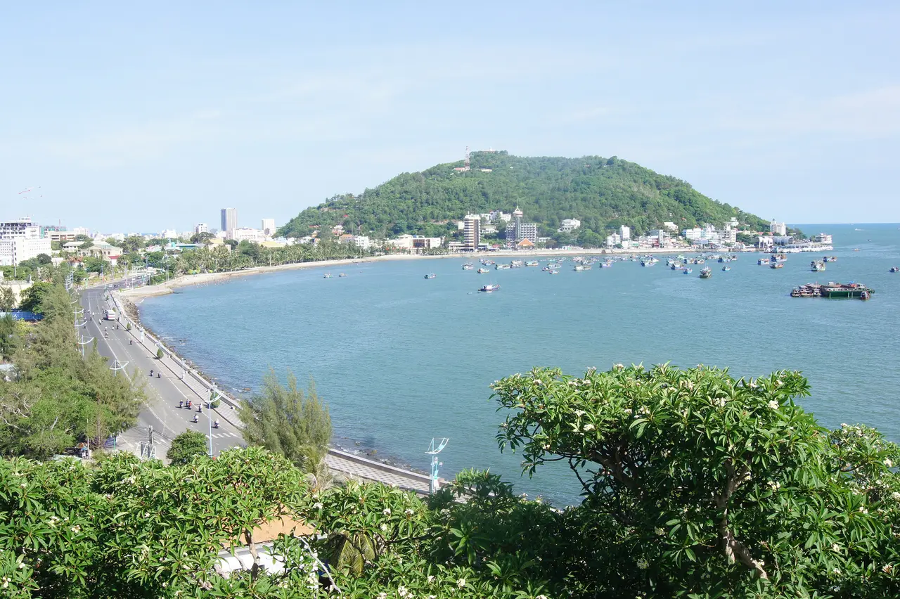 Bà Rịa - Vũng Tàu — Bãi biển Vũng Tàu & Tượng Chúa Kitô